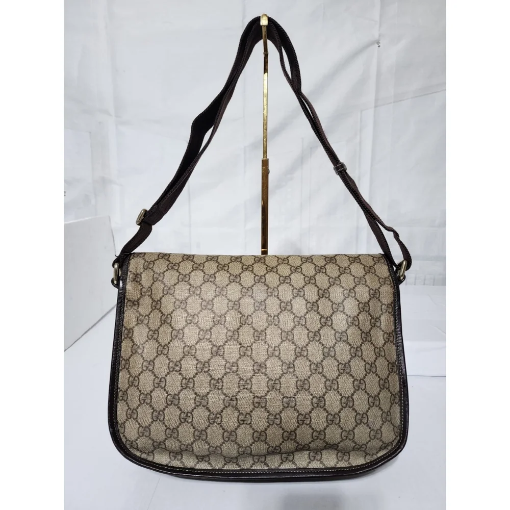 GUCCI GG Supreme Monogram Coated Canvas Messenger Bag Brown/Beige